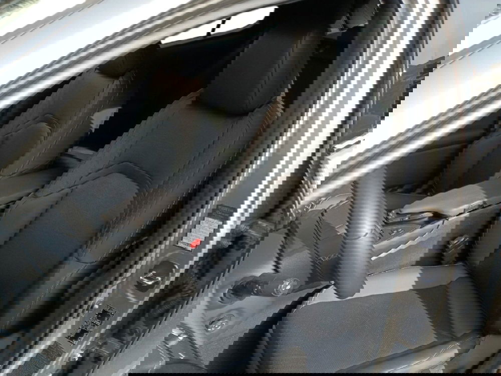 Lexus UX usata a Milano (11)