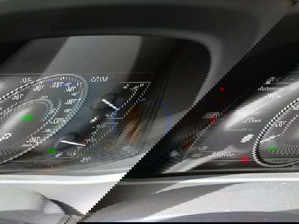 Lexus UX usata a Milano (13)