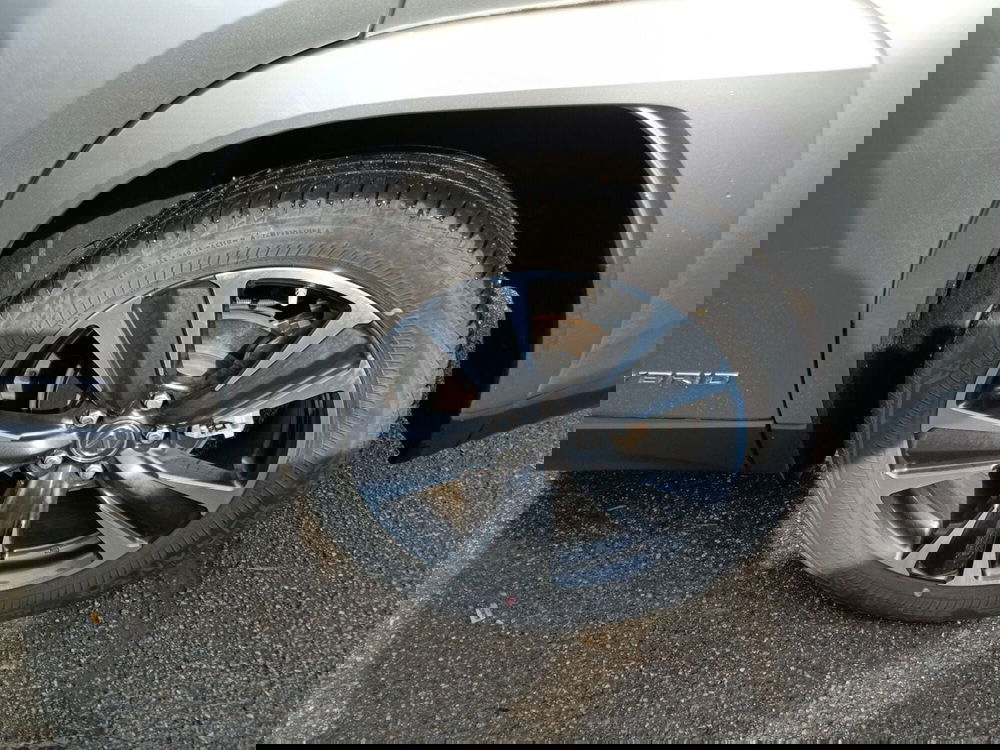 Lexus UX usata a Milano (14)