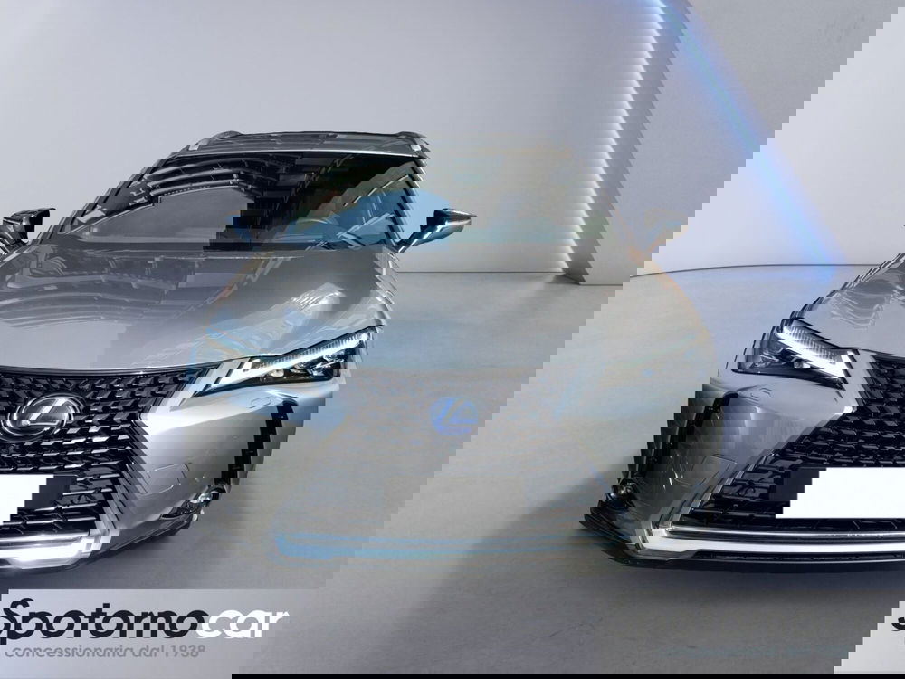 Lexus UX usata a Milano (5)