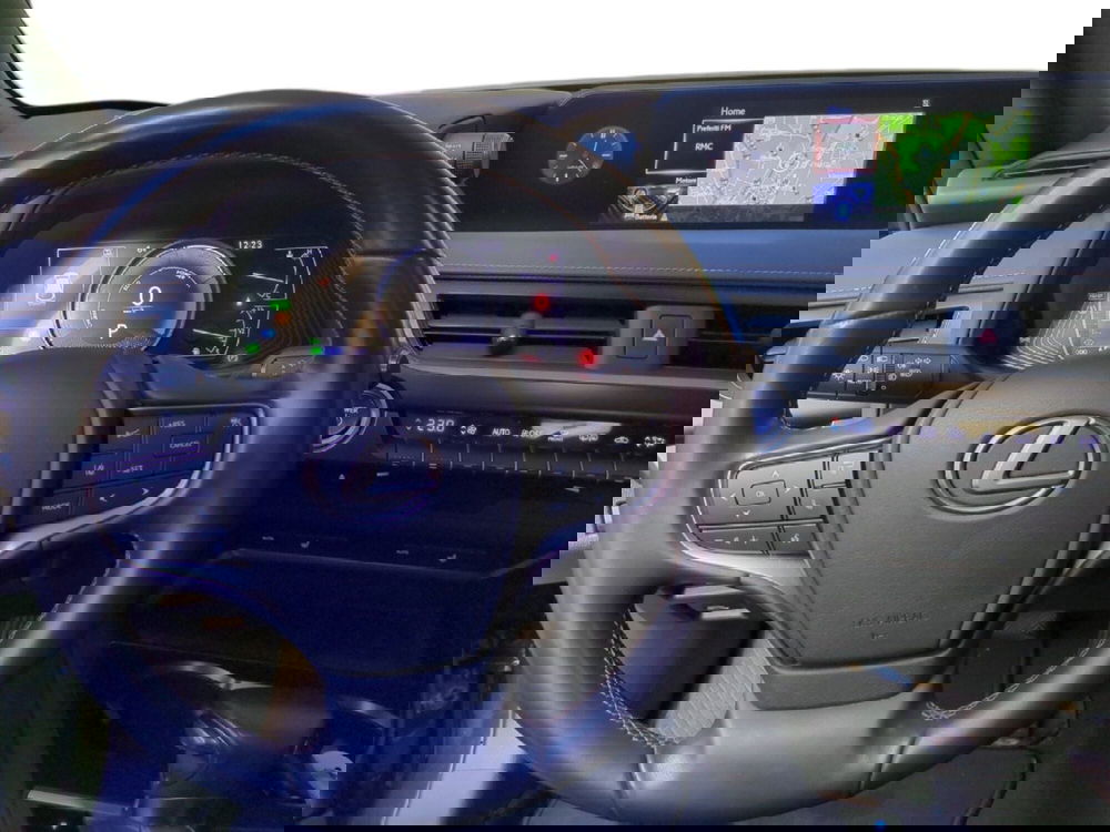 Lexus UX usata a Milano (14)