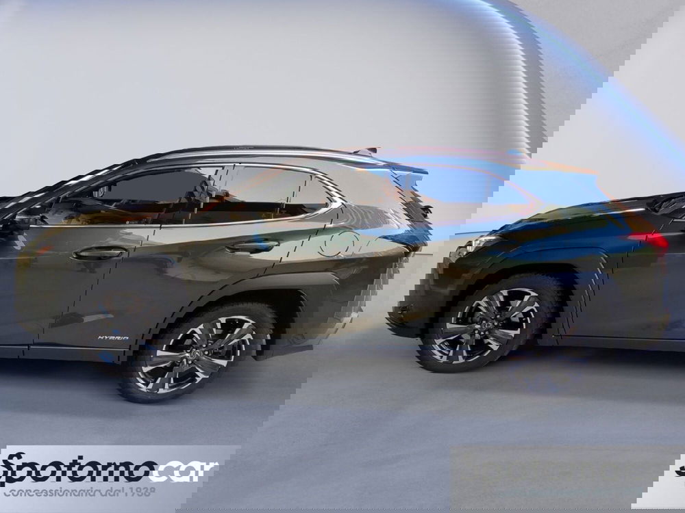 Lexus UX usata a Milano (3)