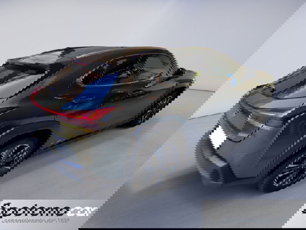 Lexus UX usata a Milano (7)