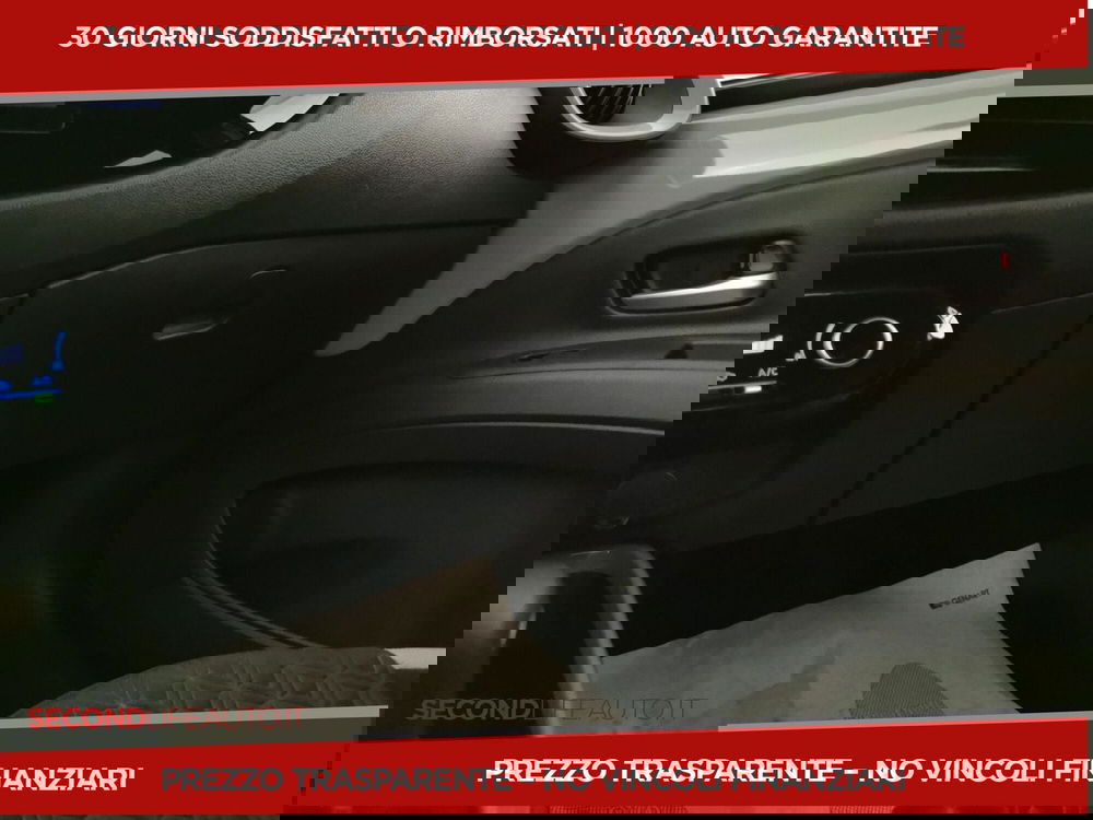 Toyota Aygo X nuova a Campobasso (15)