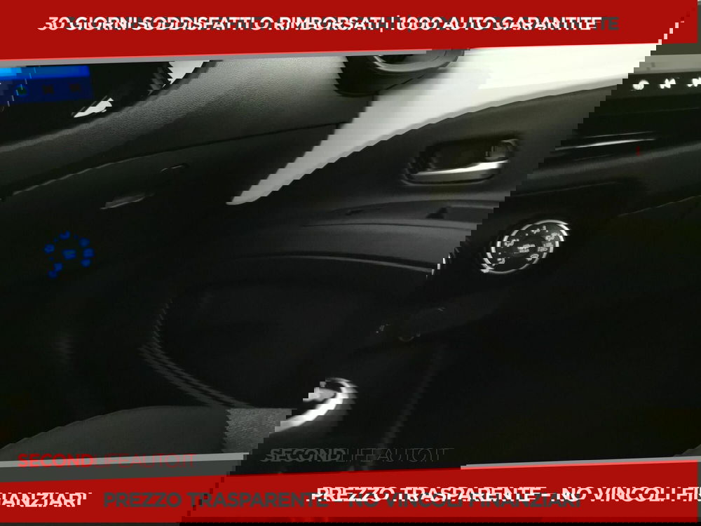 Toyota Aygo X nuova a Chieti (15)