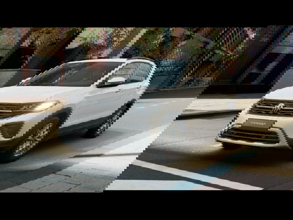 Volkswagen T-Cross nuova a Livorno