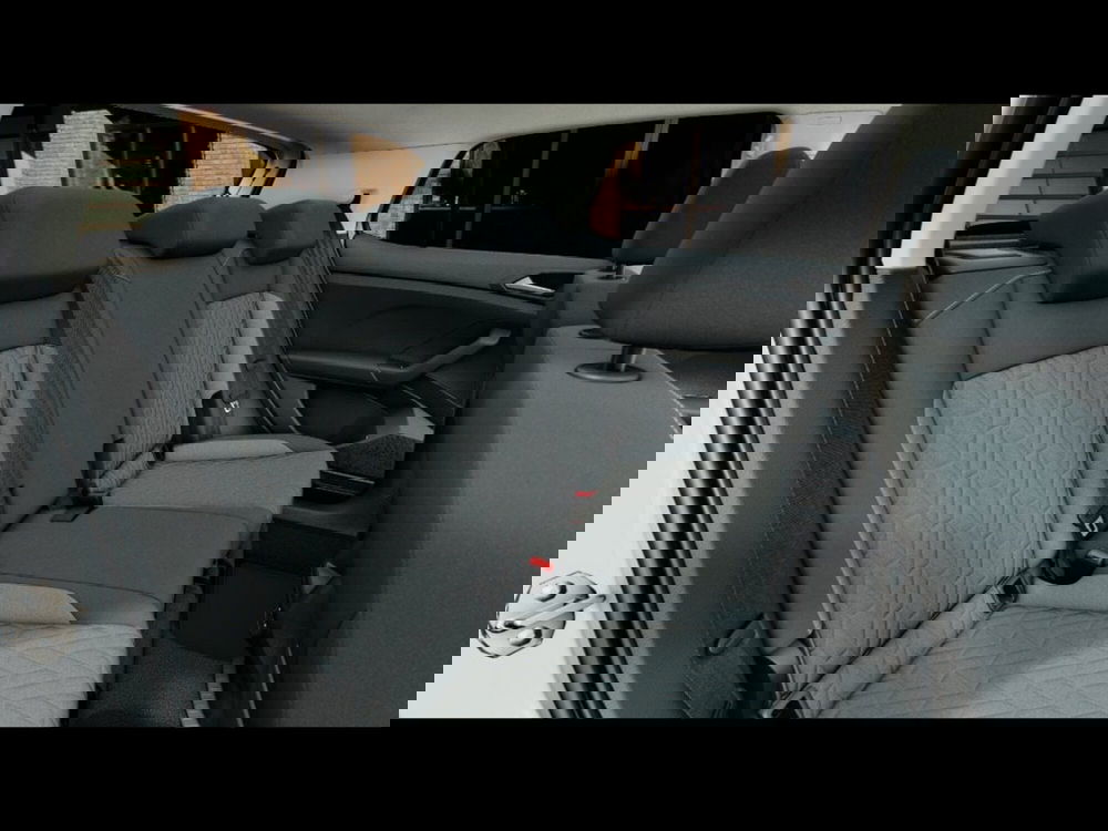 Volkswagen T-Cross nuova a Livorno (9)