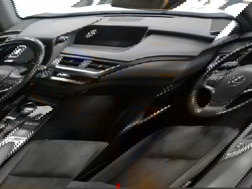 Lexus UX usata a Bologna (10)