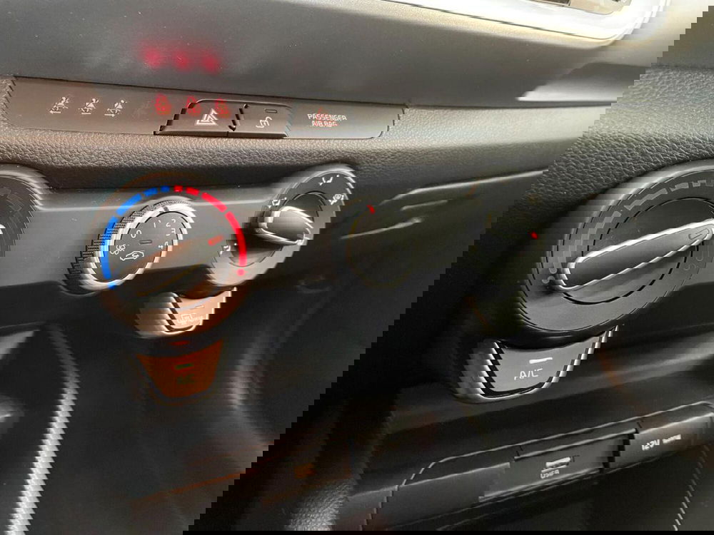 Kia Stonic usata a Como (13)