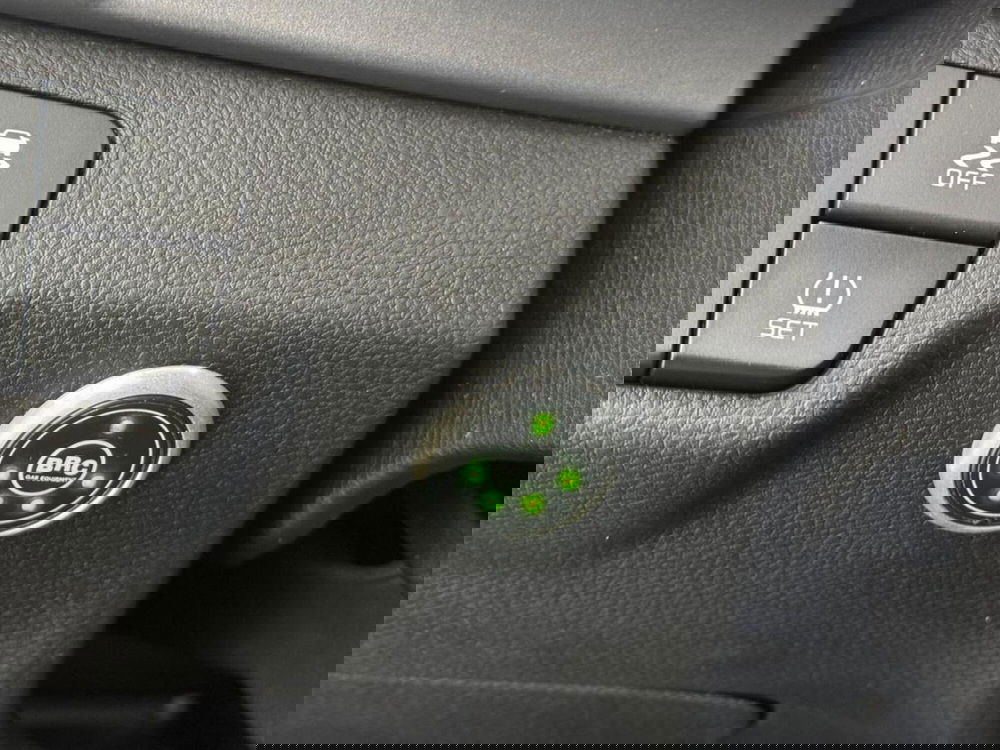 Kia Stonic usata a Como (11)