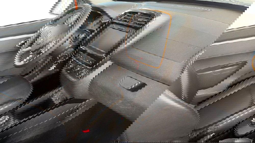 Dacia Spring usata a Catania (10)