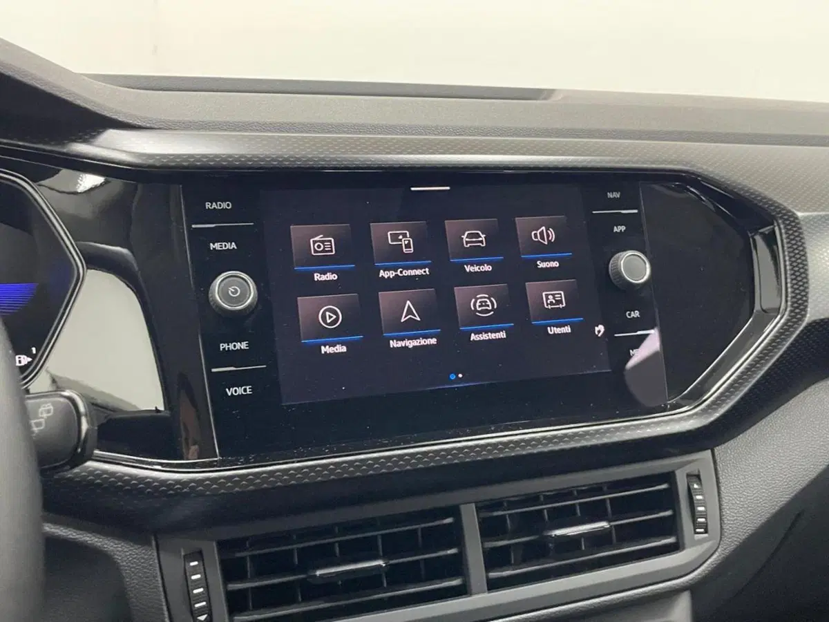 Volkswagen T-Cross usata a Como (15)