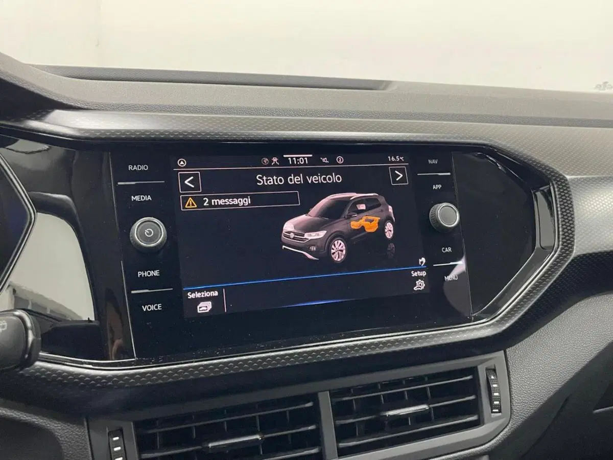 Volkswagen T-Cross usata a Como (16)