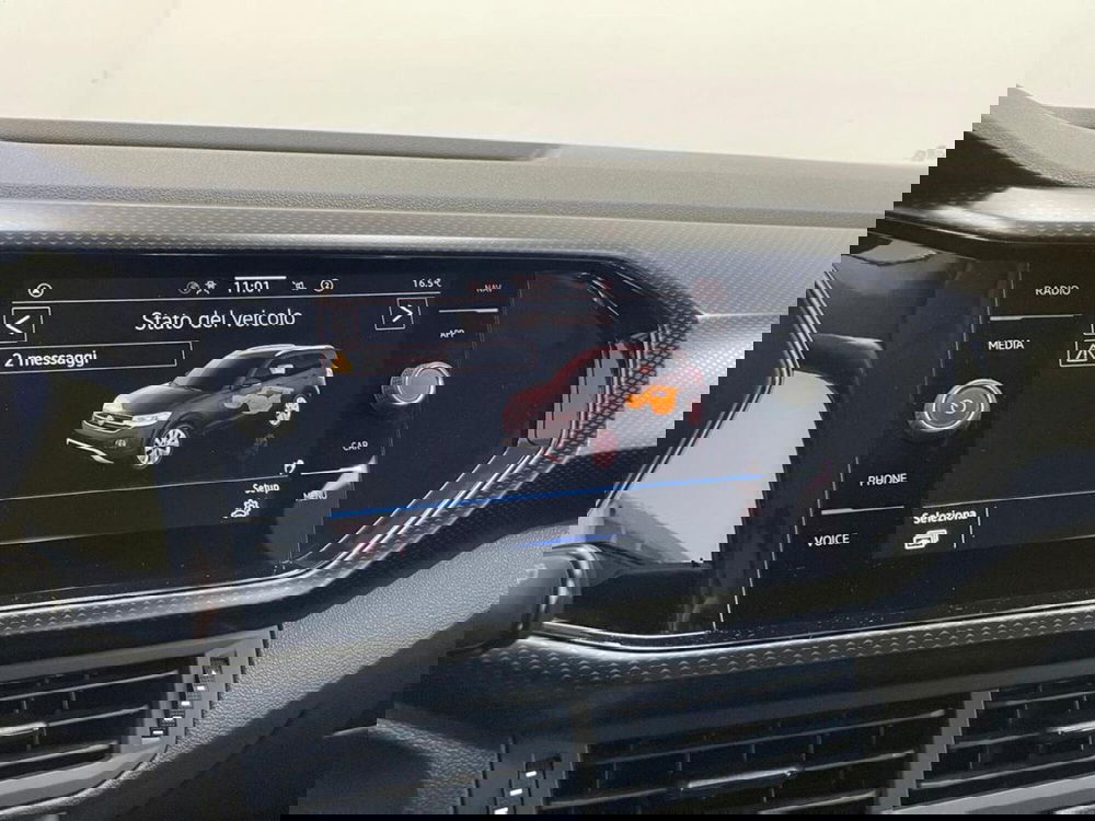 Volkswagen T-Cross usata a Como (16)