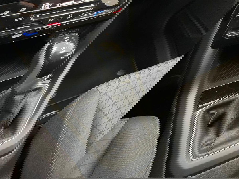 Volkswagen T-Cross usata a Como (19)