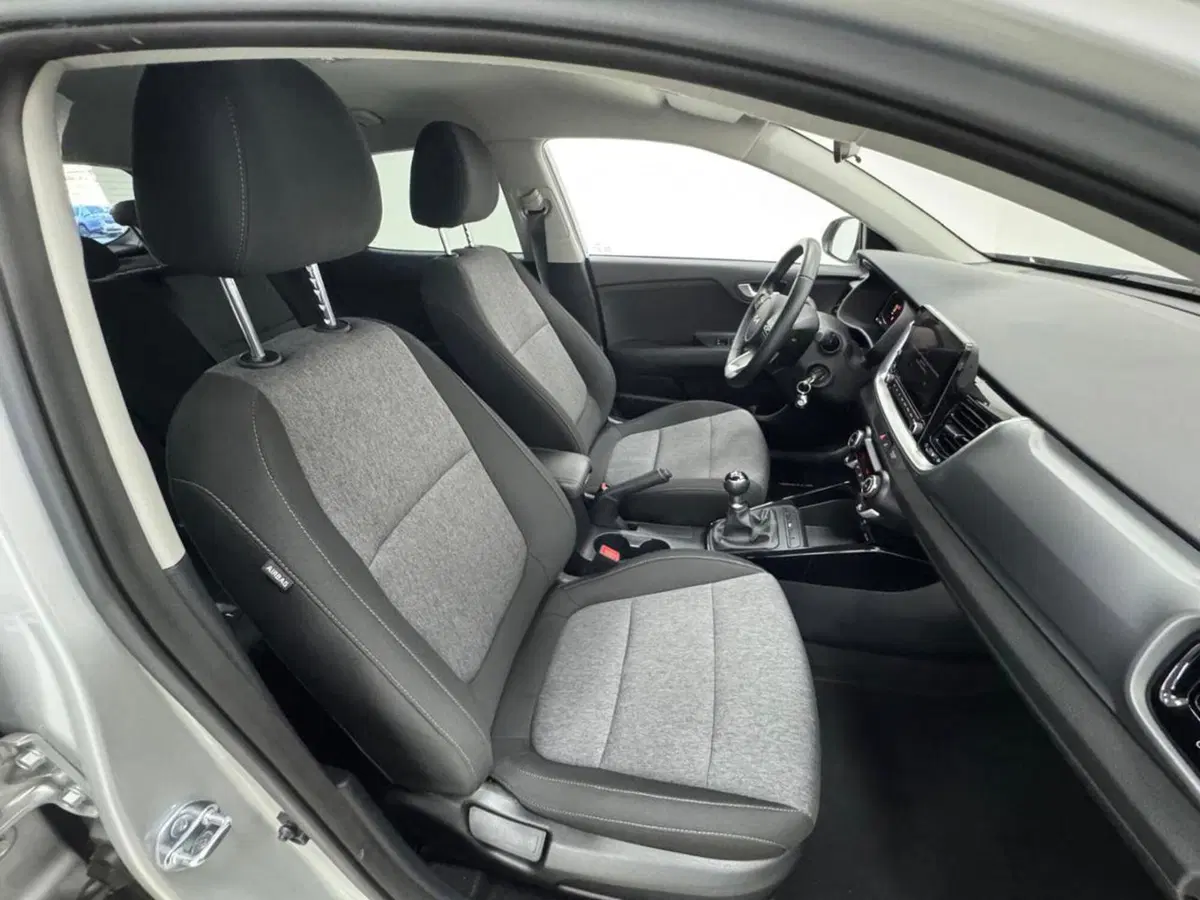 Kia Stonic usata a Como (3)
