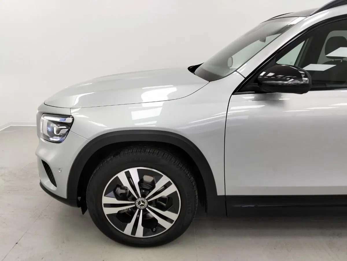 Mercedes-Benz GLB usata a Como (9)