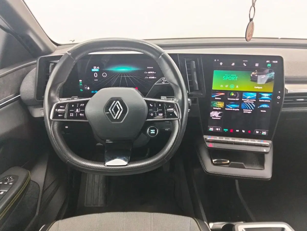 Renault Megane E-Tech Electric usata a Como (10)