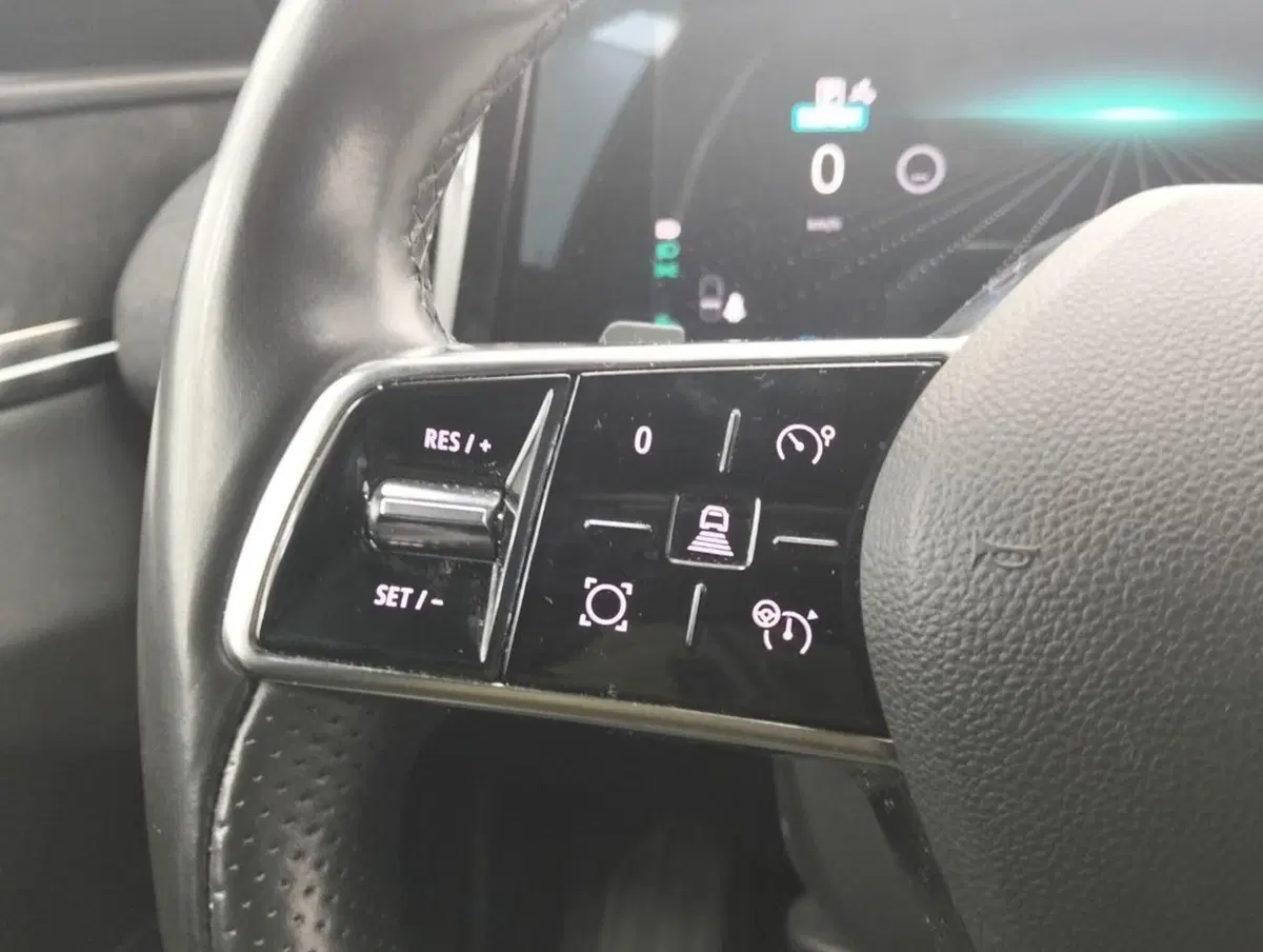 Renault Megane E-Tech Electric usata a Como (11)