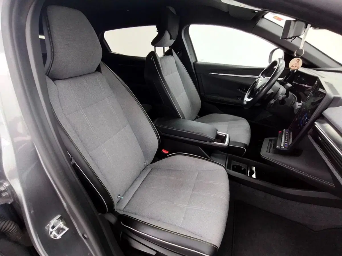 Renault Megane E-Tech Electric usata a Como (3)