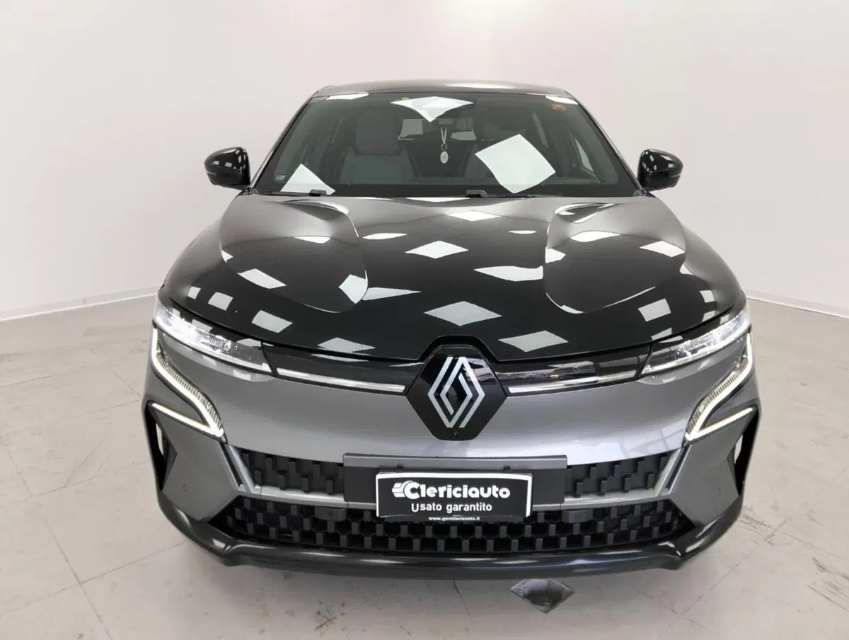 Renault Megane E-Tech Electric usata a Como (6)