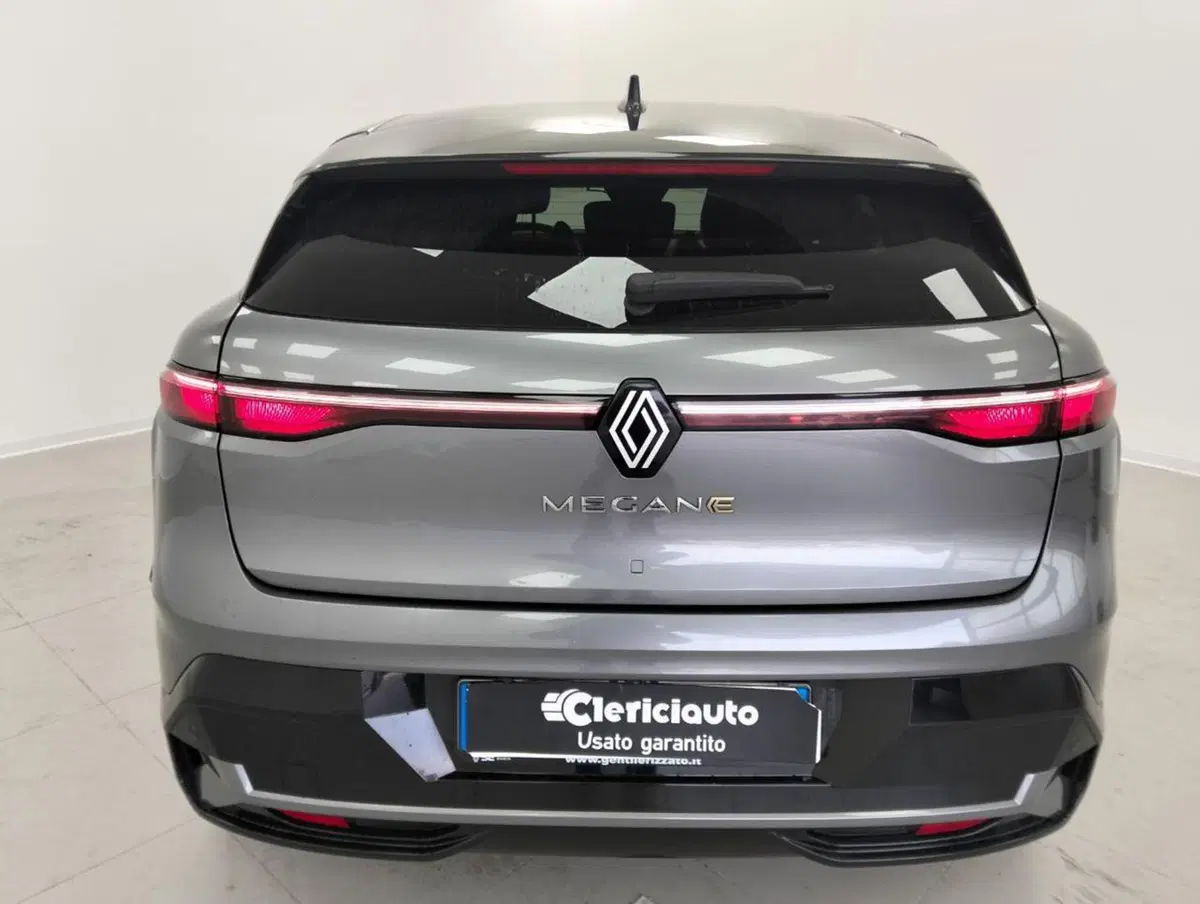 Renault Megane E-Tech Electric usata a Como (7)