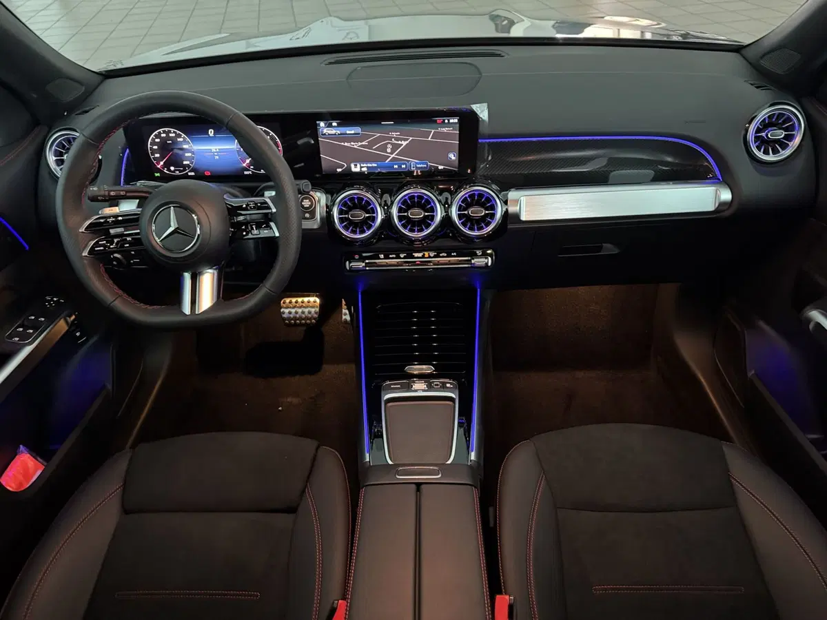 Mercedes-Benz GLB nuova a Messina (11)