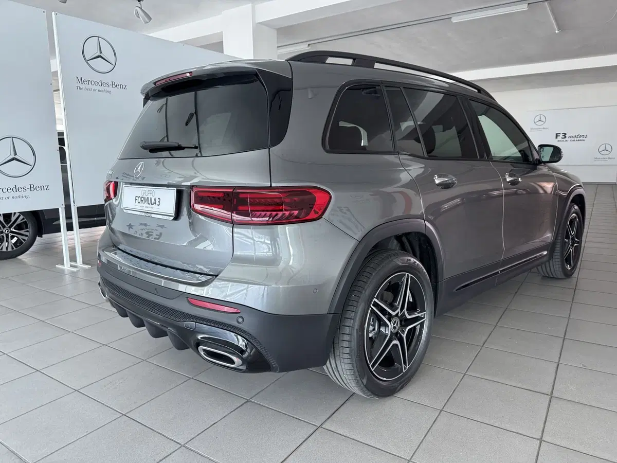 Mercedes-Benz GLB nuova a Messina (3)