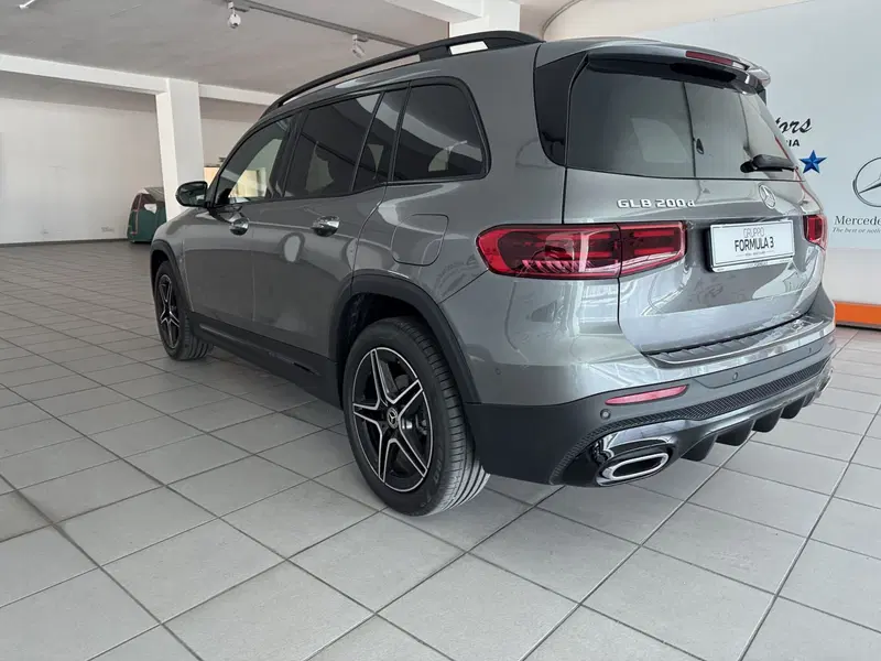 Mercedes-Benz GLB nuova a Messina (4)