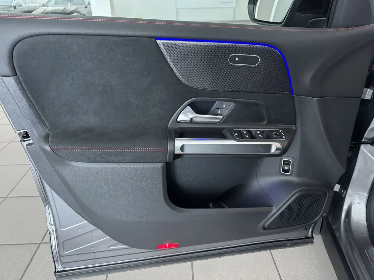 Mercedes-Benz GLB nuova a Messina (6)