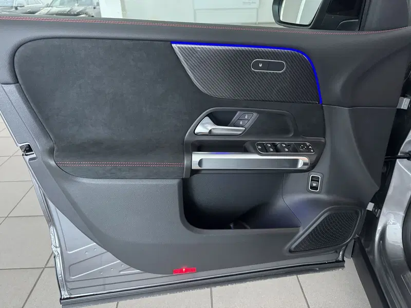 Mercedes-Benz GLB nuova a Messina (6)