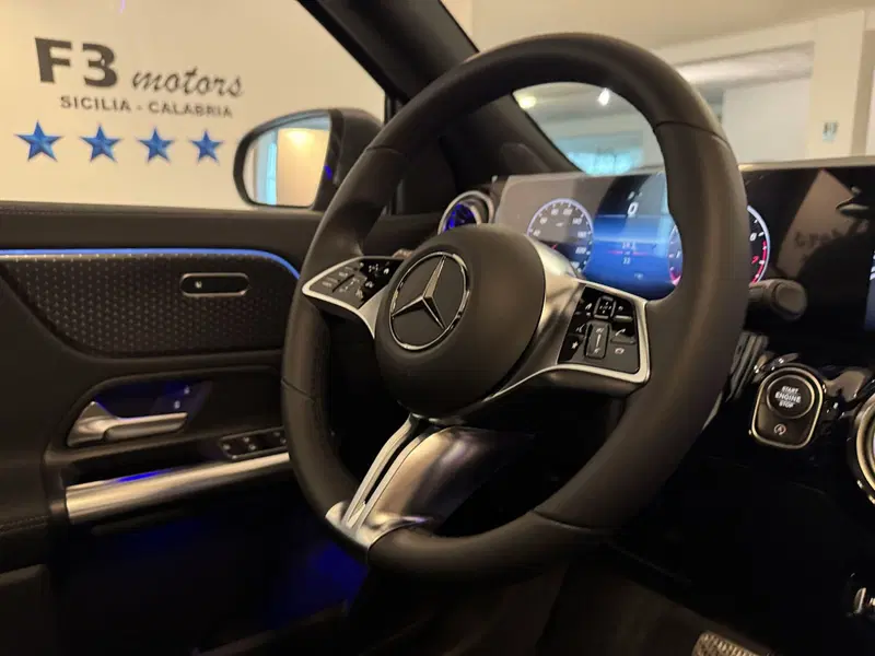Mercedes-Benz GLA SUV nuova a Messina (15)