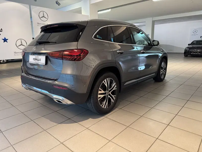 Mercedes-Benz GLA SUV nuova a Messina (3)