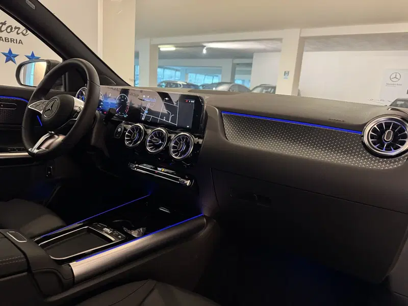 Mercedes-Benz GLA SUV nuova a Messina (9)