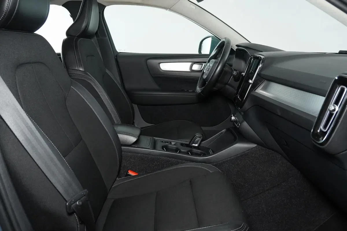 Volvo XC40 usata a Perugia (11)