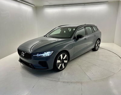 Volvo V60 T6 Recharge AWD Plug-in Hybrid aut. Plus Dark nuova a Bergamo
