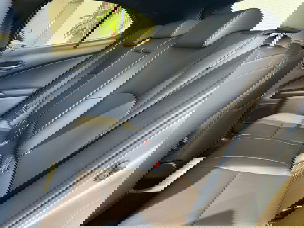 Lexus UX nuova a Perugia (11)