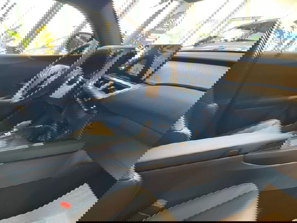 Lexus UX nuova a Perugia (13)