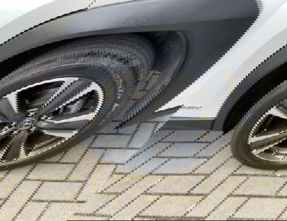 Lexus UX usata a Perugia (14)