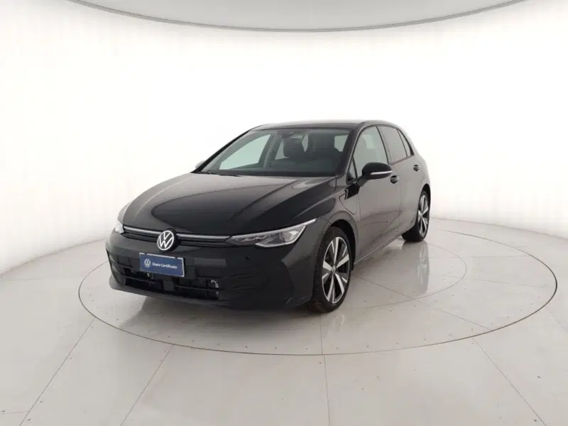 Volkswagen Golf nuova a Massa-Carrara