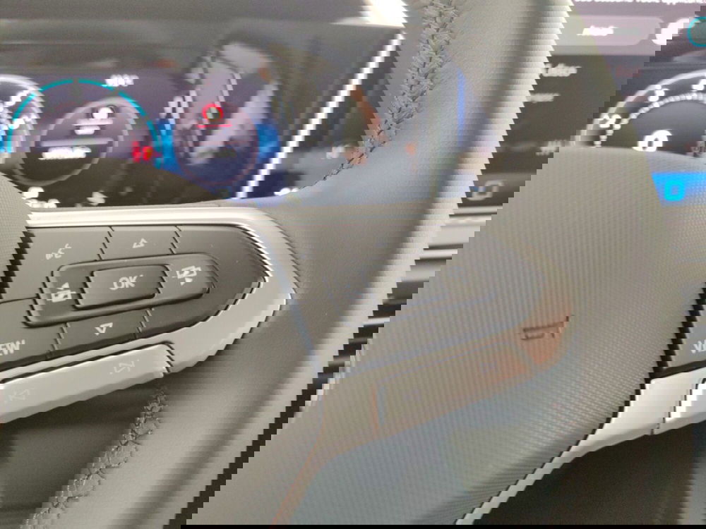 Volkswagen Golf nuova a Massa-Carrara (13)