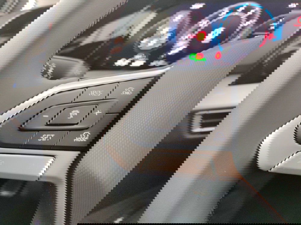 Volkswagen Golf nuova a Massa-Carrara (14)