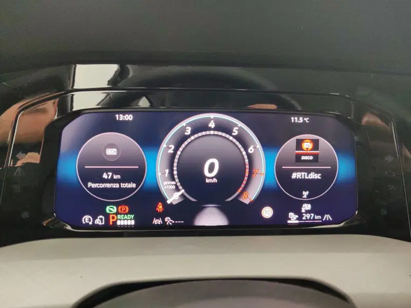 Volkswagen Golf nuova a Massa-Carrara (15)