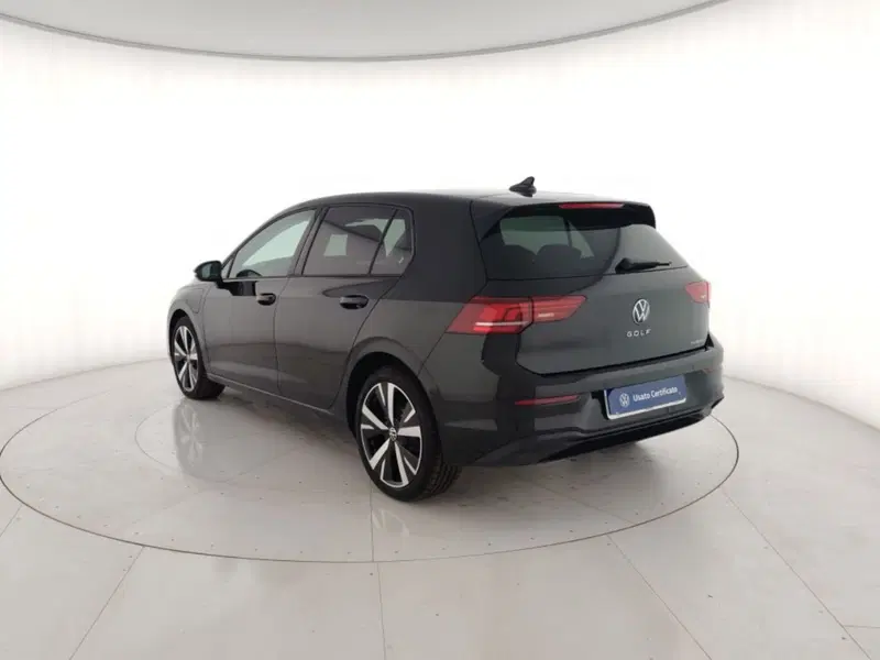 Volkswagen Golf nuova a Massa-Carrara (2)