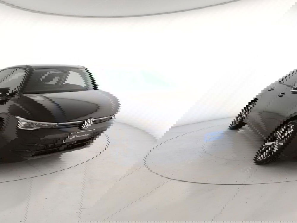 Volkswagen Golf nuova a Massa-Carrara (4)