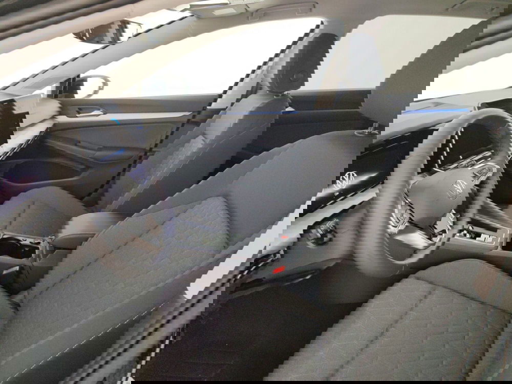 Volkswagen Golf nuova a Massa-Carrara (7)