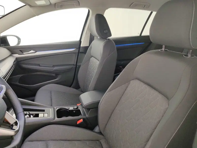 Volkswagen Golf nuova a Massa-Carrara (9)