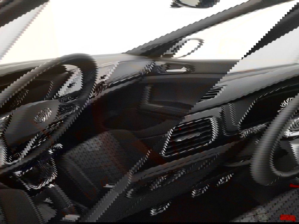 Volkswagen T-Cross nuova a Massa-Carrara (8)