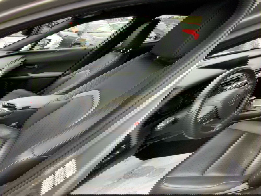 Lexus UX usata a Perugia (13)