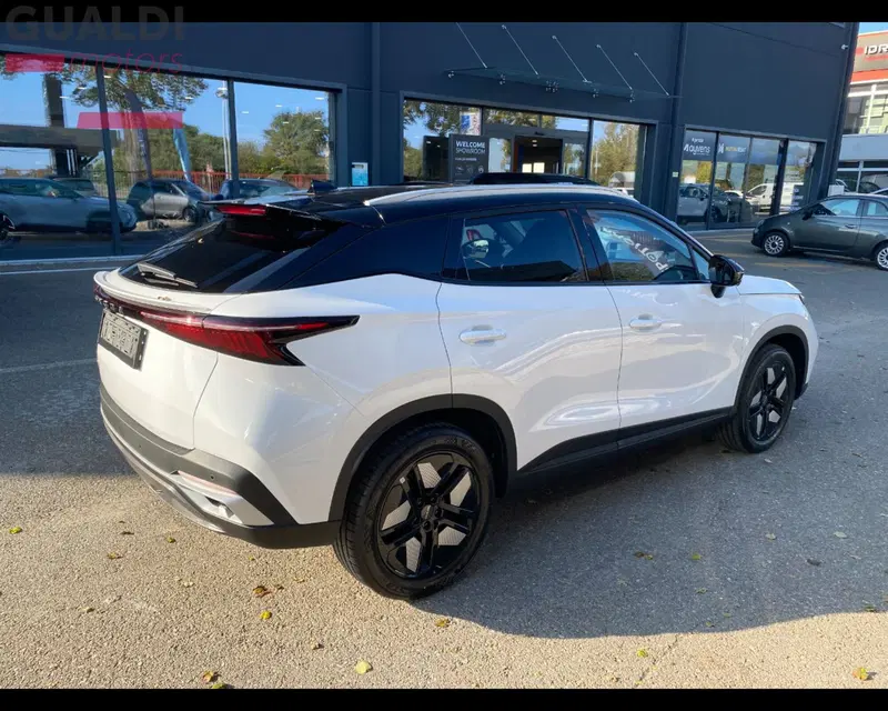 Omoda Omoda 5 SHS-H nuova a Modena (10)